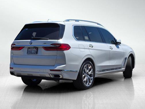 Mineral White Metallic 2019 BMW X7 xDrive40i