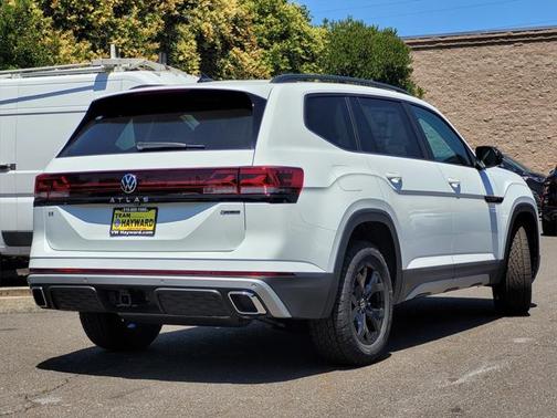 2025 Volkswagen Atlas 2.0T Peak Edition
