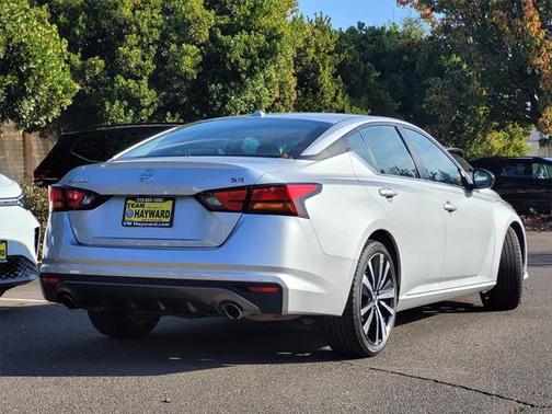 2021 Nissan Altima SR FWD