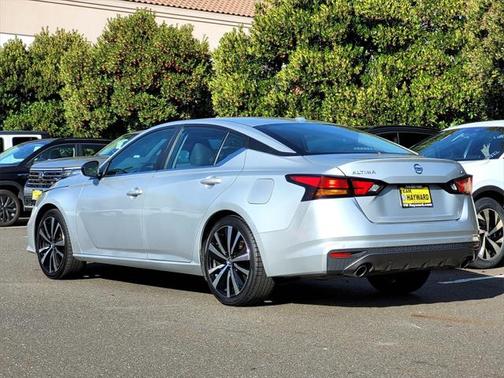 2021 Nissan Altima SR FWD