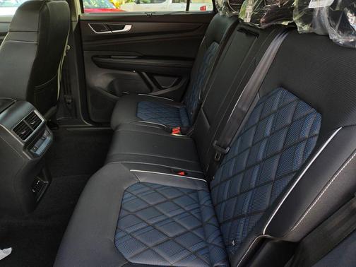 2026 Volkswagen Atlas Cross Sport 2.0T SEL Premium