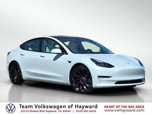 Pearl White Multi-Coat 2023 Tesla Model 3 Performance
