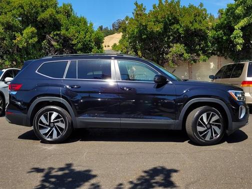 2025 Volkswagen Atlas 2.0T SE w/Technology 4MOTION