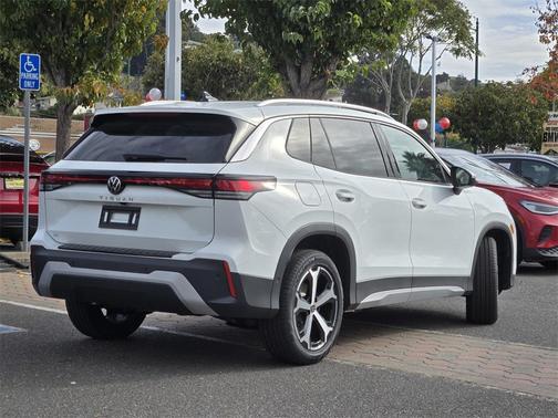 2025 Volkswagen Tiguan 2.0T SE