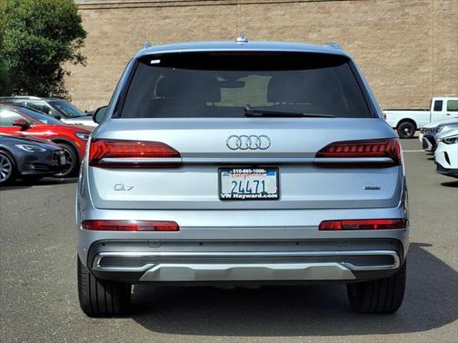 2022 Audi Q7 55 Premium Plus