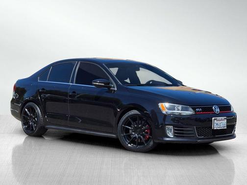 Deep Black 2015 Volkswagen Jetta Man SE