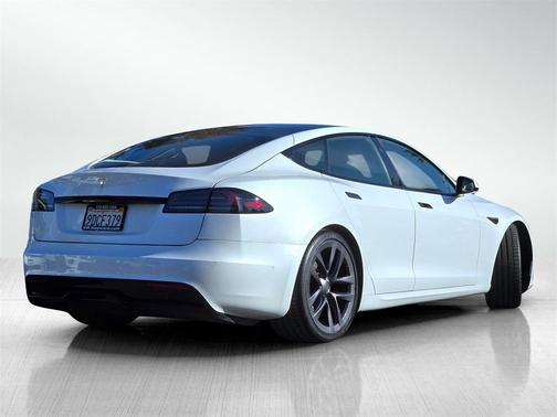 2022 Tesla Model S Base