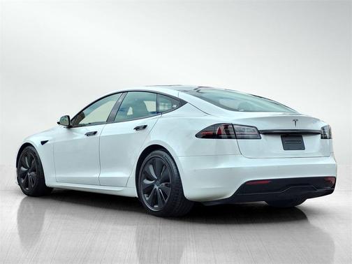 2022 Tesla Model S Base