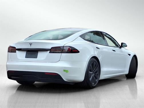 2022 Tesla Model S Base