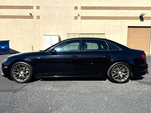 2017 Audi A4 Season of Audi Premium
