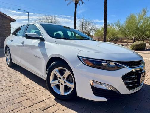 White 2023 Chevrolet Malibu 1LT