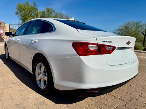 White 2023 Chevrolet Malibu 1LT