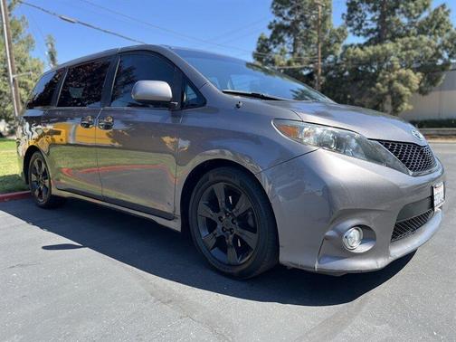 2011 Toyota Sienna SE