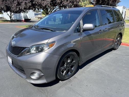 2011 Toyota Sienna SE