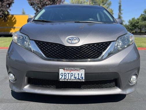2011 Toyota Sienna SE