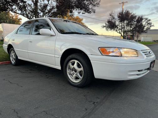 1999 Toyota Camry LE