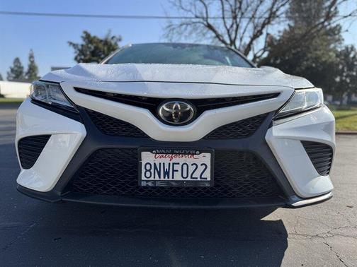 2020 Toyota Camry SE