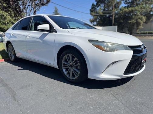2016 Toyota Camry SE