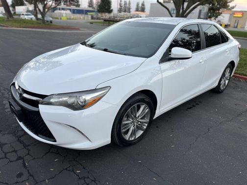 2017 Toyota Camry SE