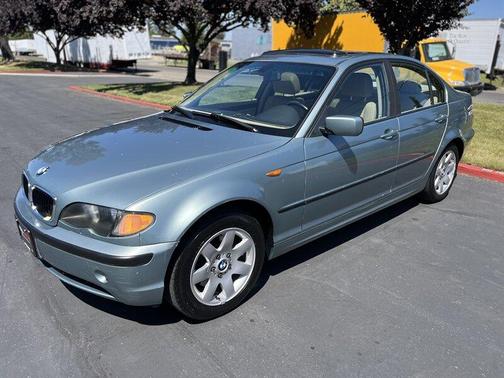 2003 BMW 325 xi