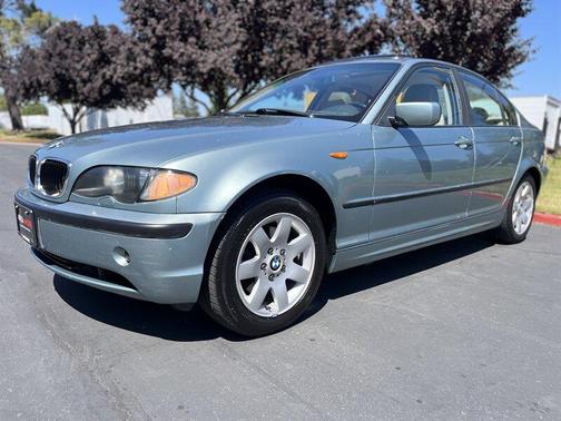 2003 BMW 325 xi