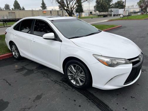 2017 Toyota Camry SE
