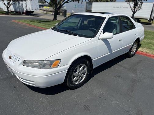 1999 Toyota Camry LE V6