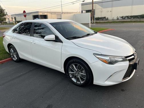 2016 Toyota Camry SE