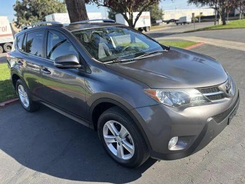 Magnetic Gray Metallic 2013 Toyota RAV4 XLE