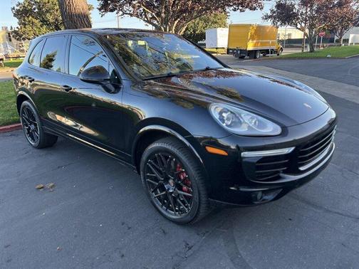 2017 Porsche Cayenne Base