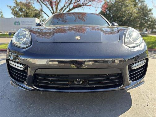 2015 Porsche Panamera Turbo