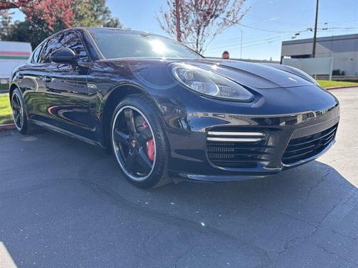 2015 Porsche Panamera Turbo