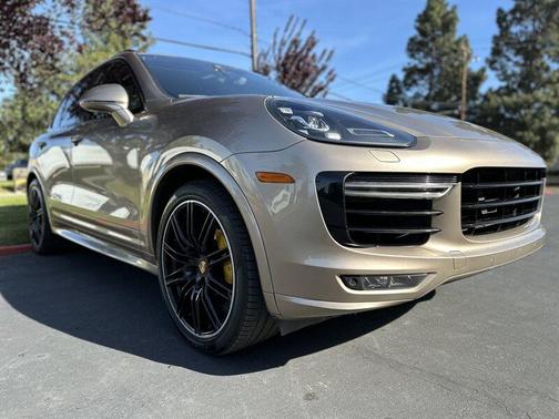 2016 Porsche Cayenne Turbo S