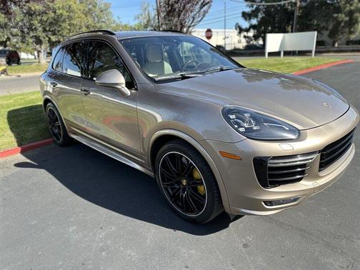 2016 Porsche Cayenne Turbo S