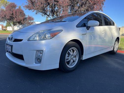 2010 Toyota Prius III