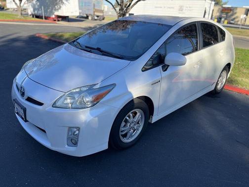 2010 Toyota Prius III