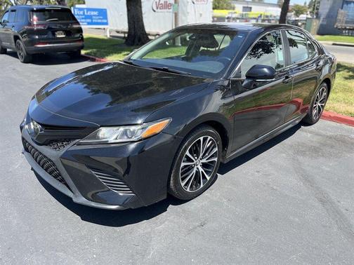 2018 Toyota Camry SE