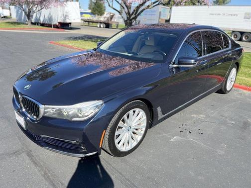 2016 BMW 740 i