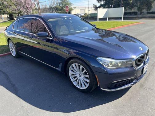2016 BMW 740 i
