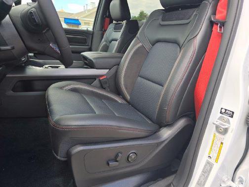 Bright White Clearcoat 2026 RAM 1500 Laramie
