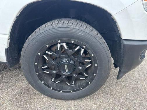 Bright White Clearcoat 2019 RAM 1500 Big Horn