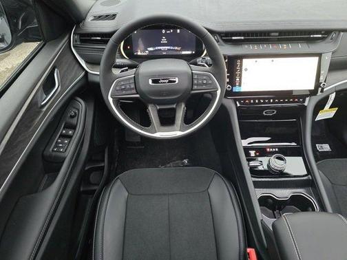 2026 Jeep Grand Cherokee Altitude