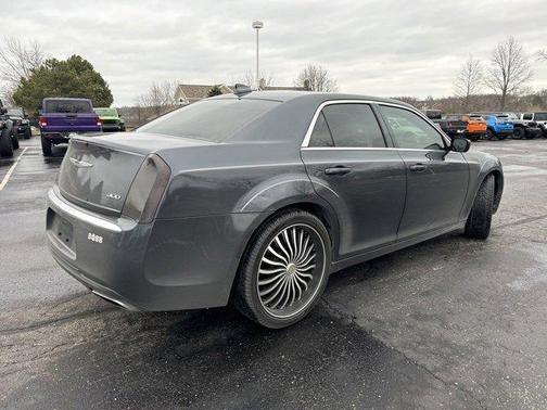 2016 Chrysler 300 Limited