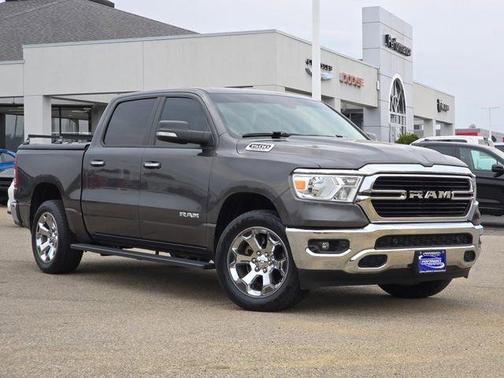 Granite Crystal Metallic Clearcoat 2020 RAM 1500 Big Horn/Lone Star