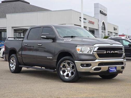 Granite Crystal Metallic Clearcoat 2020 RAM 1500 Big Horn/Lone Star