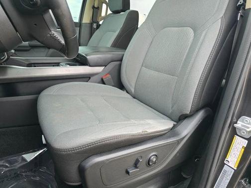 Granite Crystal Metallic Clearcoat 2020 RAM 1500 Big Horn/Lone Star