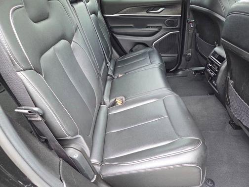 Diamond Black Crystal Pearlcoat 2024 Jeep Grand Cherokee 4xe Base