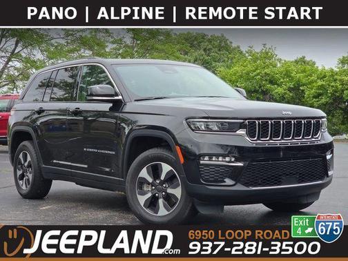 Diamond Black Crystal Pearlcoat 2024 Jeep Grand Cherokee 4xe Base