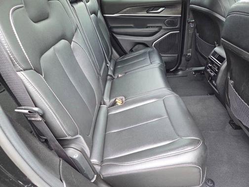Diamond Black Crystal Pearlcoat 2024 Jeep Grand Cherokee 4xe Base