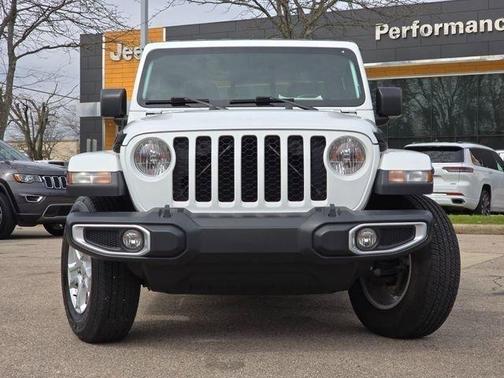 Bright White Clearcoat 2021 Jeep Gladiator Sport S